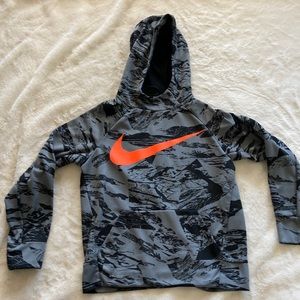 Boys Nike DryFit hoodie size medium